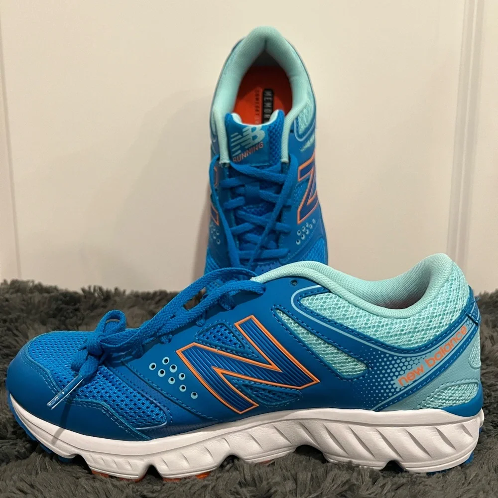 NWOB New Balance 675v2 Women's Athletic Running Shoes in Size 7.5 - Picture 6 of 8